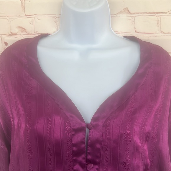 90’s GOLD LABEL Victoria’s Secret SATIN PURPLE PJ top size small - Picture 4 of 9